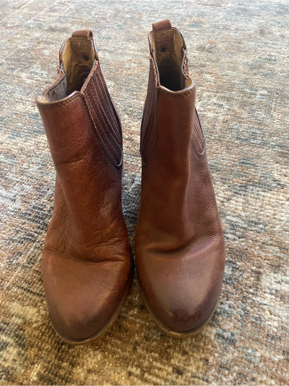 Sofft chestnut brown leather chelsea ankle boots